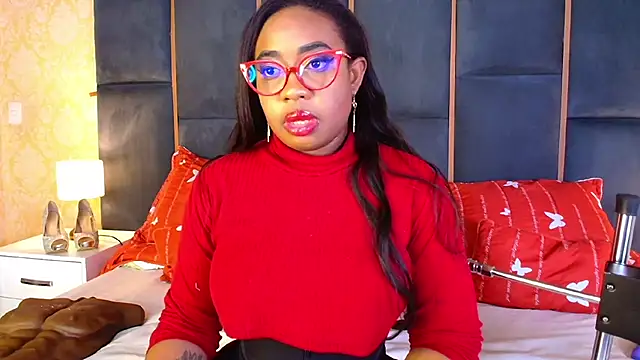 Snapshot of CaseyMoon chatting on November 13, 2025, 12:37 pm CaseyMoon online show from November 13, 2025, 12:37 pm