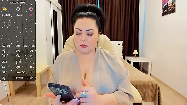 Snapshot of Nina_Hopper chatting on December 20, 2024, 9:43 am Nina Hopper online show from December 20, 2024, 9:43 am