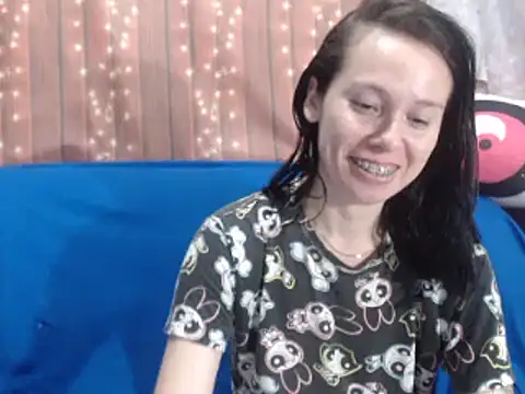 Venusluxodomme online show from February 16, 2026, 3:24 am