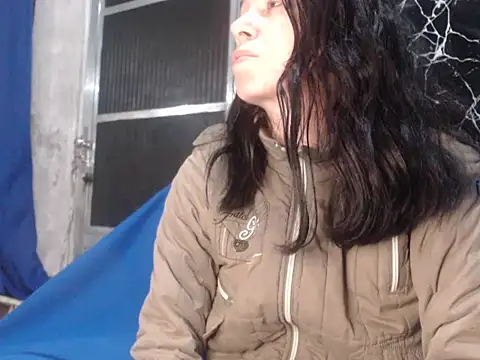 Snapshot of Venusluxodomme chatting on July 11, 2026, 5:21 am Venusluxodomme online show from July 11, 2026, 5:21 am