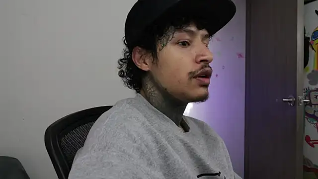 Snapshot of trieone chatting on January 9, 2026, 1:47 pm trieone online show from January 9, 2026, 1:47 pm