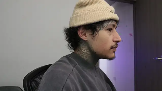 Snapshot of trieone chatting on January 10, 2026, 2:30 pm trieone online show from January 10, 2026, 2:30 pm