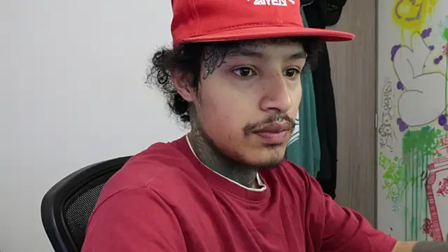 Snapshot of trieone chatting on January 14, 2026, 3:17 pm trieone online show from January 14, 2026, 3:17 pm