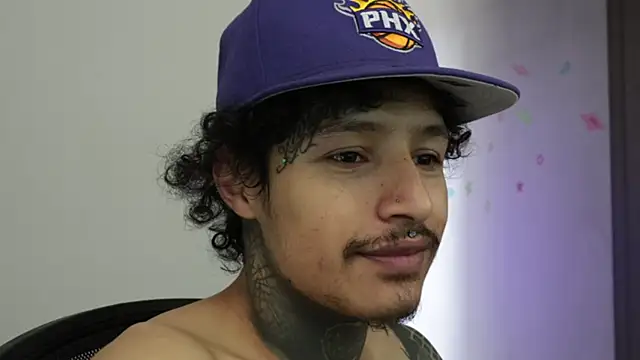 Snapshot of trieone chatting on January 15, 2026, 4:22 pm trieone online show from January 15, 2026, 4:22 pm