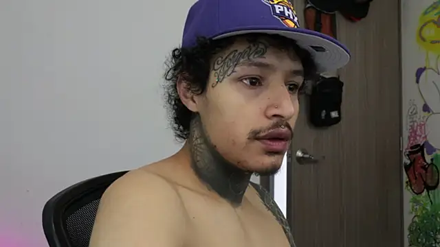 Snapshot of trieone chatting on February 8, 2026, 3:04 pm trieone online show from February 8, 2026, 3:04 pm