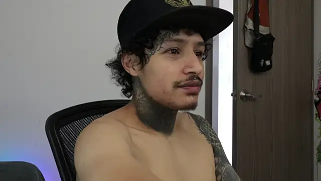 Snapshot of trieone chatting on February 9, 2026, 4:11 pm trieone online show from February 9, 2026, 4:11 pm