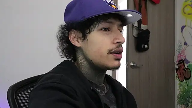 Snapshot of trieone chatting on February 11, 2026, 1:27 pm trieone online show from February 11, 2026, 1:27 pm