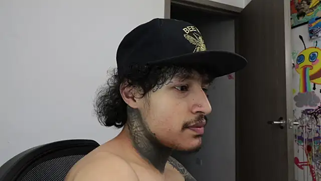 Snapshot of trieone chatting on March 1, 2026, 2:13 am trieone online show from March 1, 2026, 2:13 am