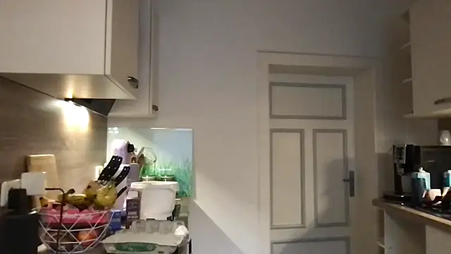 Viola Beck online show from November 14, 2025, 9:30 am