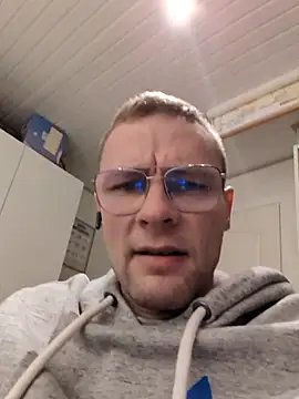 buchr1 online show from November 22, 2025, 7:24 pm