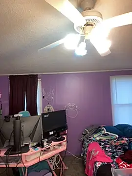 Snapshot of lolabunny9 chatting on December 21, 2024, 9:25 pm lolabunny9 online show from December 21, 2024, 9:25 pm