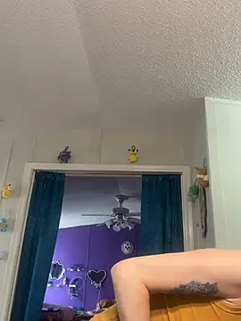 Snapshot of lolabunny9 chatting on March 16, 2025, 2:00 pm lolabunny9 online show from March 16, 2025, 2:00 pm