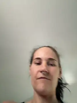 Snapshot of lolabunny9 chatting on September 16, 2025, 1:23 pm lolabunny9 online show from September 16, 2025, 1:23 pm