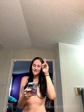 Snapshot of lolabunny9 chatting on September 17, 2025, 1:13 pm lolabunny9 online show from September 17, 2025, 1:13 pm