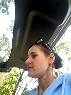 Snapshot of lolabunny9 chatting on October 5, 2025, 3:32 pm lolabunny9 online show from October 5, 2025, 3:32 pm