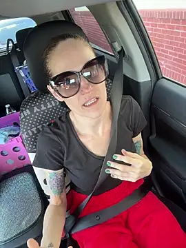 Snapshot of lolabunny9 chatting on November 15, 2025, 5:20 pm lolabunny9 online show from November 15, 2025, 5:20 pm