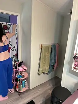 lolabunny9 online show from December 14, 2025, 4:56 pm