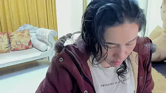 Snapshot of gaby_trent chatting on December 23, 2024, 2:17 pm gaby trent online show from December 23, 2024, 2:17 pm