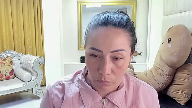 Snapshot of gaby_trent chatting on December 26, 2024, 8:53 pm gaby trent online show from December 26, 2024, 8:53 pm