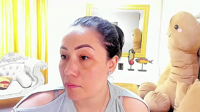 Snapshot of gaby_trent chatting on December 31, 2024, 3:31 pm gaby trent online show from December 31, 2024, 3:31 pm