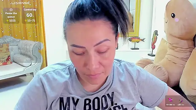 Snapshot of gaby_trent chatting on January 28, 2025, 5:03 pm gaby trent online show from January 28, 2025, 5:03 pm