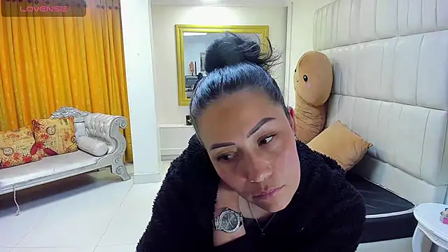 Snapshot of gaby_trent chatting on March 18, 2025, 7:42 pm gaby trent online show from March 18, 2025, 7:42 pm