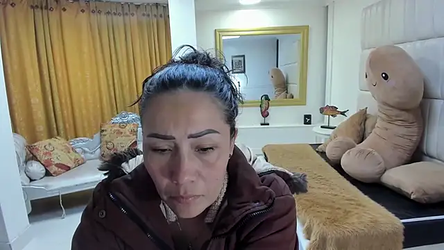 Snapshot of gaby_trent chatting on September 12, 2025, 1:00 pm gaby trent online show from September 12, 2025, 1:00 pm