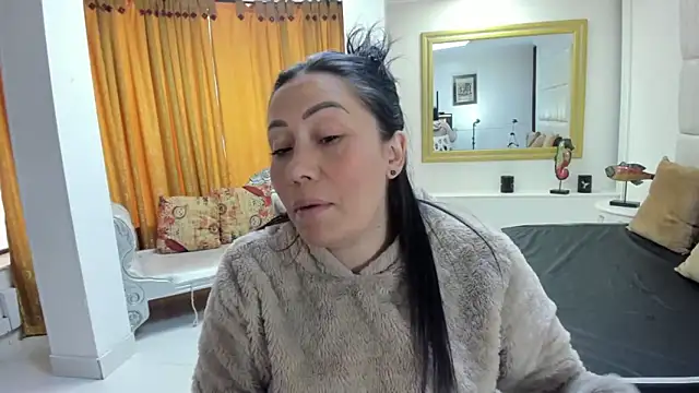 Snapshot of gaby_trent chatting on September 26, 2025, 2:21 pm gaby trent online show from September 26, 2025, 2:21 pm