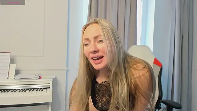 Veola new online show from December 21, 2024, 6:41 am