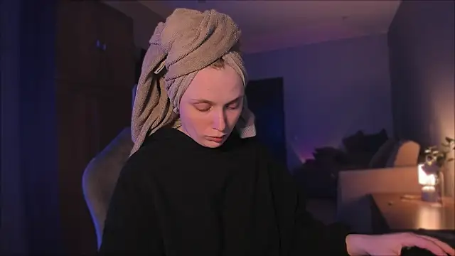 Snapshot of Rachel_Ro chatting on December 21, 2024, 6:12 pm Rachel Ro online show from December 21, 2024, 6:12 pm