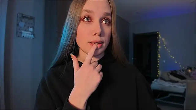 Snapshot of Rachel_Ro chatting on January 21, 2025, 9:13 am Rachel Ro online show from January 21, 2025, 9:13 am