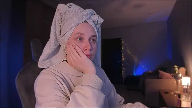 Snapshot of Rachel_Ro chatting on January 25, 2025, 8:42 pm Rachel Ro online show from January 25, 2025, 8:42 pm