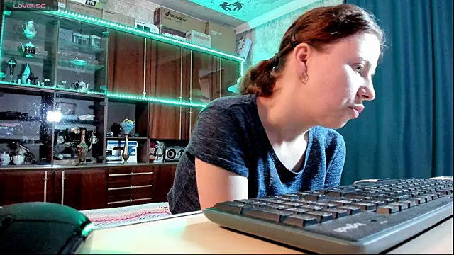 pa1e pr1ncess online show from September 8, 2025, 3:11 pm