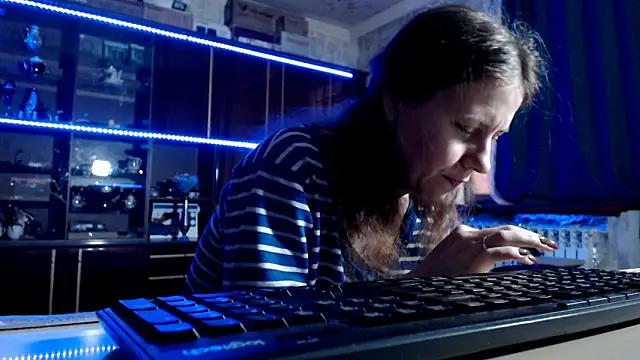 pa1e pr1ncess online show from April 18, 2026, 5:55 am