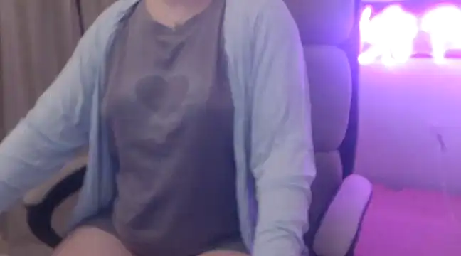 Snapshot of Aliss_Hottie chatting on March 3, 2025, 4:24 pm Aliss Hottie online show from March 3, 2025, 4:24 pm