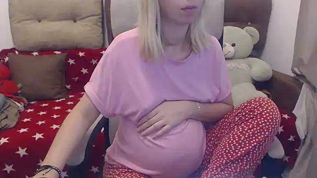 Snapshot of Aliss_Hottie chatting on October 8, 2025, 7:50 am Aliss Hottie online show from October 8, 2025, 7:50 am