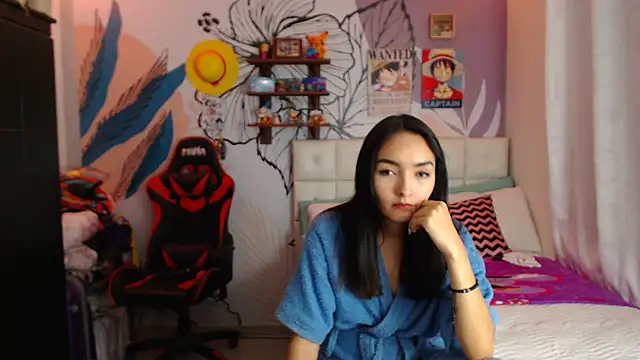 LinzyBaner online show from February 25, 2025, 11:33 pm