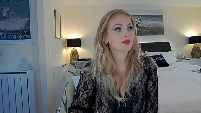 AlbanyWhite online show from November 21, 2025, 1:21 pm