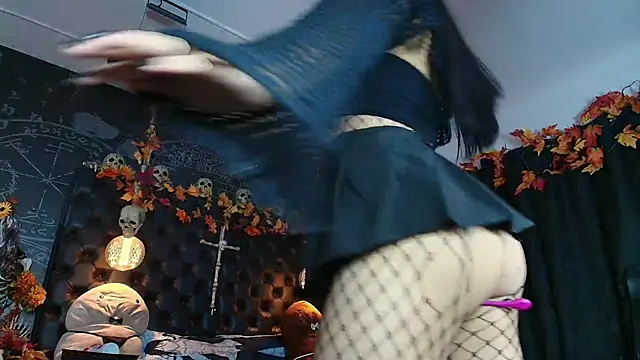 Snapshot of AlexHoe_ chatting on September 30, 2025, 6:46 pm AlexHoe online show from September 30, 2025, 6:46 pm