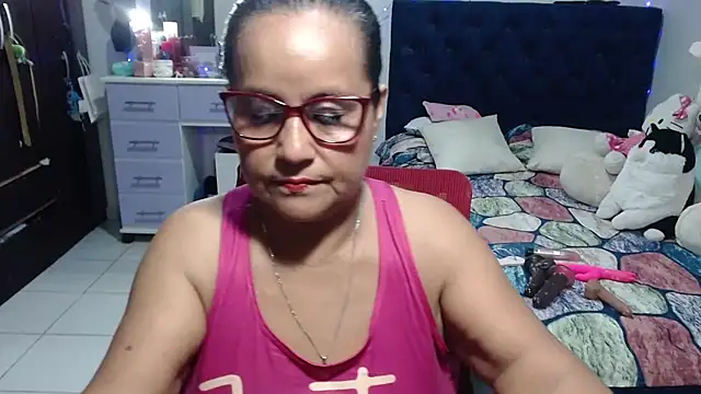 pervert mommy  online show from June 3, 2026, 10:18 am