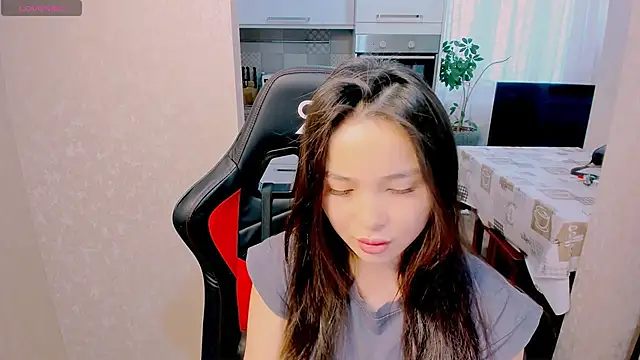 AyaMoon online show from November 11, 2025, 4:34 am