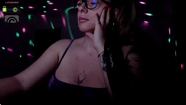 Snapshot of SonyaDevon chatting on January 30, 2025, 7:48 pm SonyaDevon online show from January 30, 2025, 7:48 pm