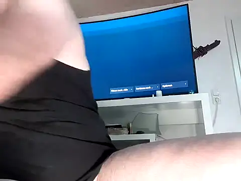 Snapshot of AquaMenn chatting on September 18, 2025, 4:47 am AquaMenn online show from September 18, 2025, 4:47 am