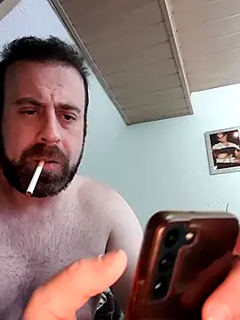 Snapshot of AquaMenn chatting on November 13, 2025, 1:37 am AquaMenn online show from November 13, 2025, 1:37 am