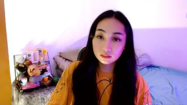 SweetLilly 18 online show from November 3, 2025, 3:08 am