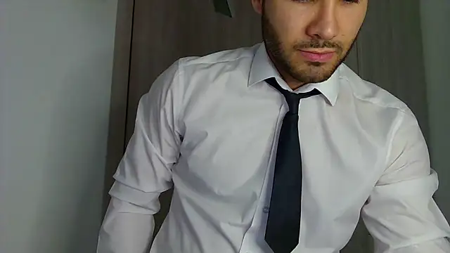 Justynn1 online show from April 26, 2026, 4:43 am