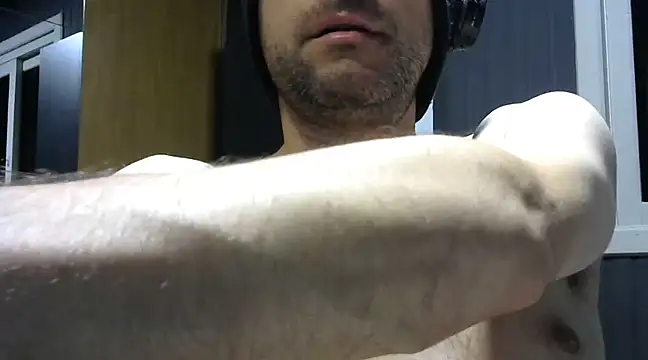 gauchors20 online show from February 8, 2025, 3:41 am