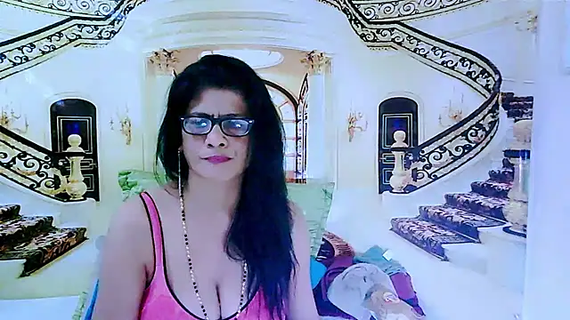 Snapshot of IndianAllure chatting on December 28, 2024, 8:48 am IndianAllure online show from December 28, 2024, 8:48 am