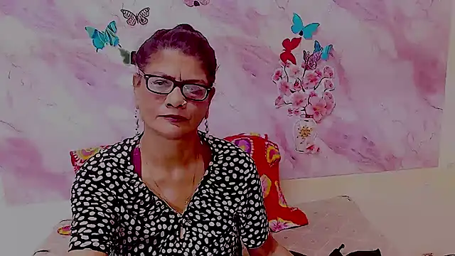 IndianAllure online show from November 26, 2025, 5:52 am