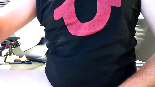 Snapshot of eurodiznee chatting on November 2, 2025, 5:04 pm eurodiznee online show from November 2, 2025, 5:04 pm